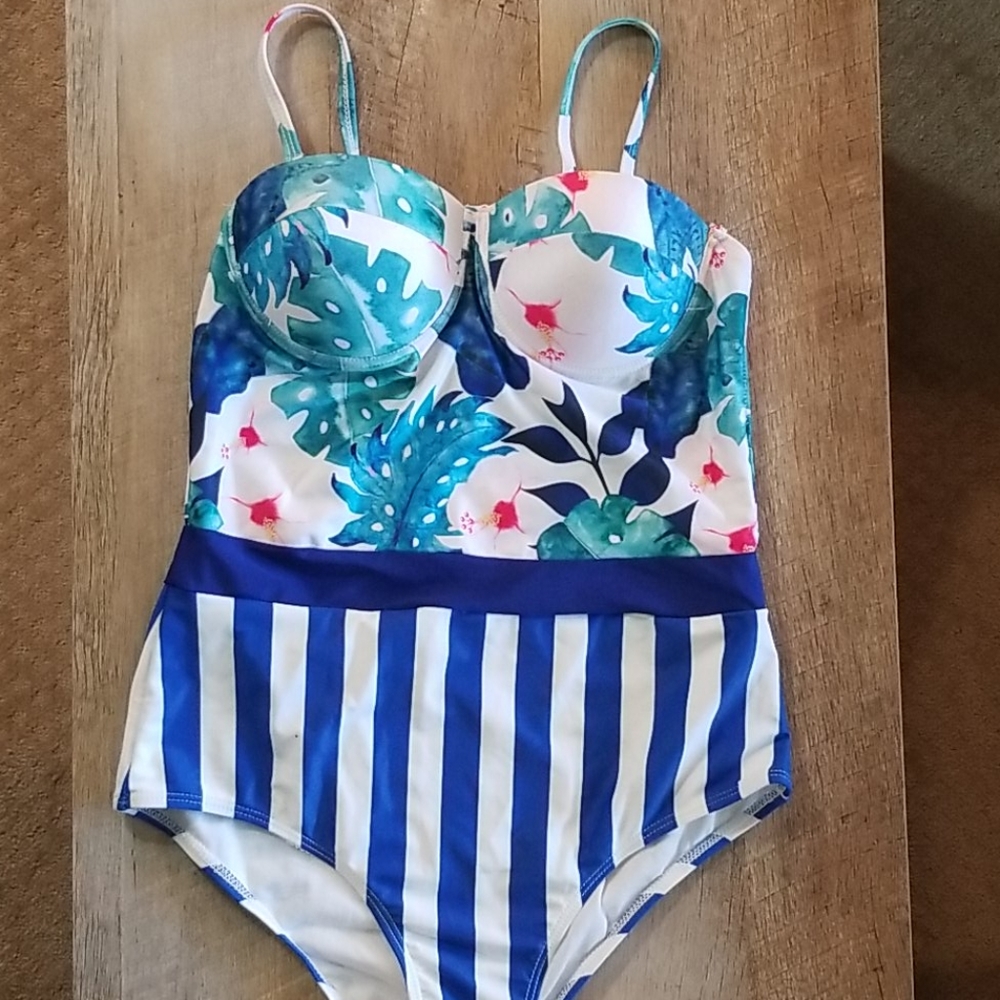 Cupshe swimsuit